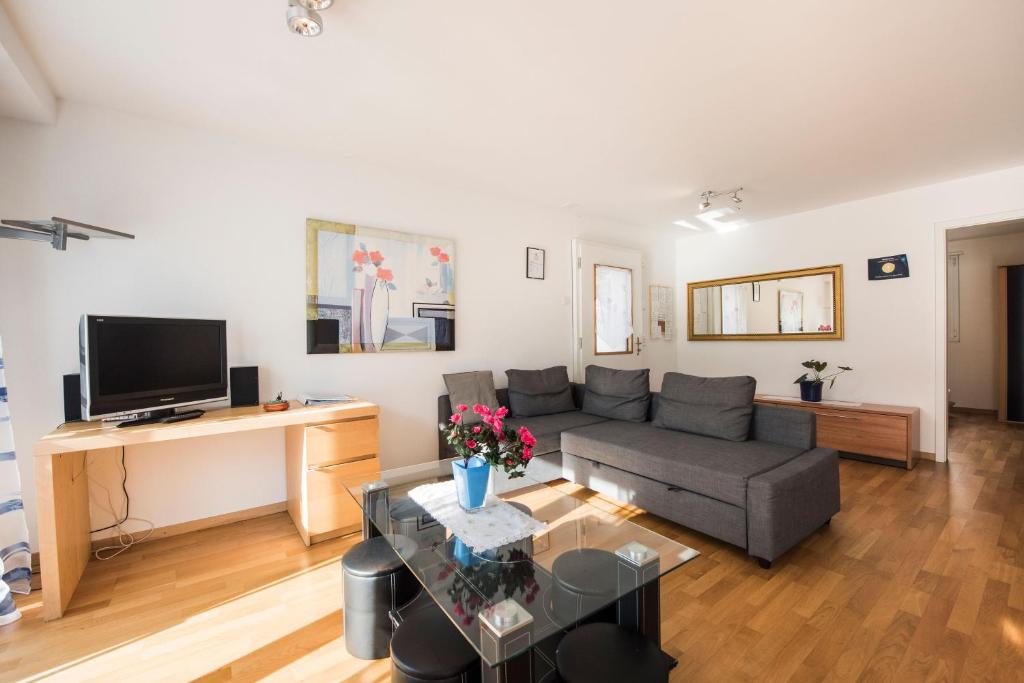 Holiday Apartment Alpenblick room 5